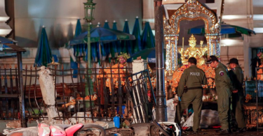 Bangkok-Estalla-Bomba-Cerca-Del-Santuario-Erawan_3-765x510